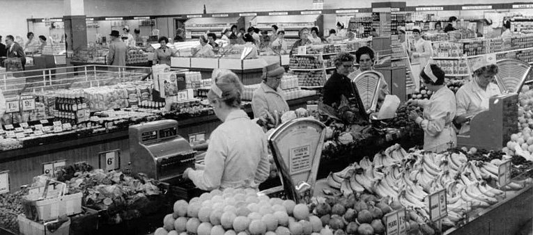 Supermarket-style shopping for groceries at Woolworths, Above Bar, Southampton in 1957