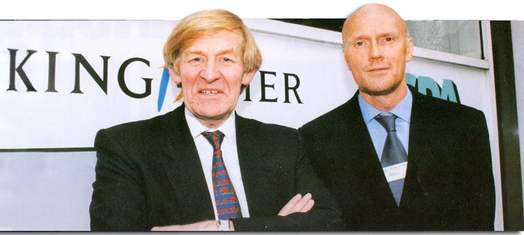 Value Merger - a publicity photograph showing Sir Geoffrey Mulcahy will Asda'a Allan Leighton.  The two had decided on a merger and set about winning over their shareholders in May 1999