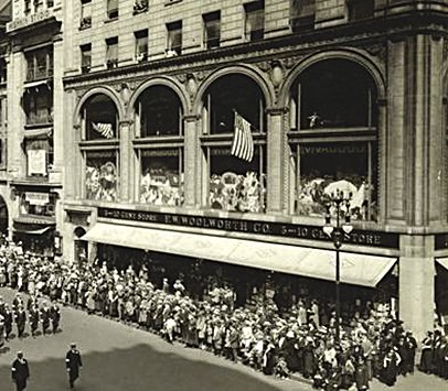 The flagship store in the USA, stood at the heart of New York's Fifth Avenue, yet every item cost 10¢ or less