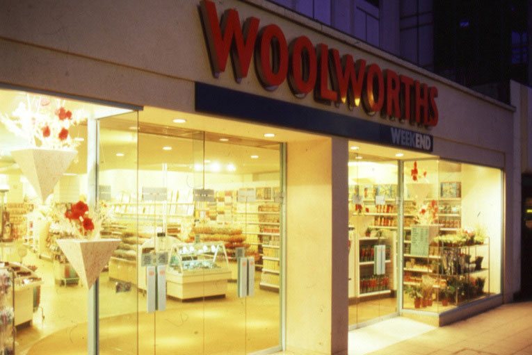 Woolworths Weekend at High Street, Uxbridge - the Weekend suffix was dropped but many of the other ideas inspired the revitalisation of much of the chain in the late 1980s