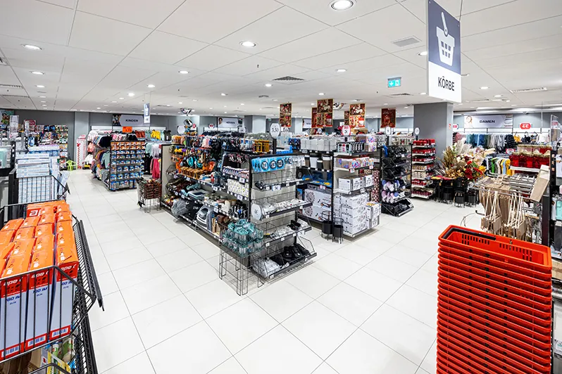 A second perspective on the interior of one of the latest German Woolworth's showing Dorsten, a district of Recklinghausen, North Rhine, Westphalia. Image courtesy of the Woolworth GmbH Media Centre