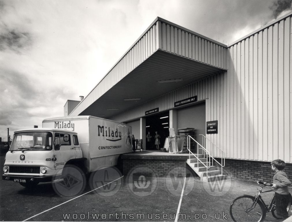 Make way for the Pic'n'Mix ! A Milady liveried sweet lorry delivers weigh-out sweets to Woolco Thornaby. Milady sweets were the best seller of the era, and were sold exclusively at Woolworth's ... and now at Woolco too.